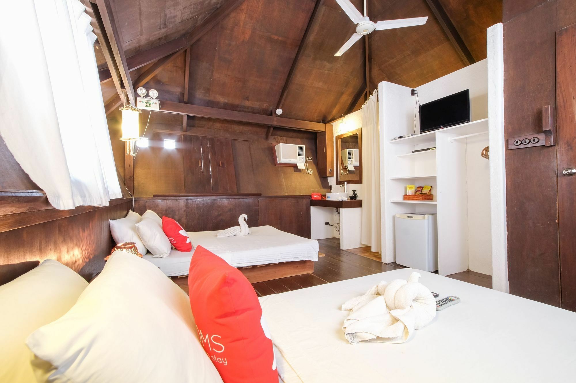 Zen Rooms Pito Huts Station 3 Manoc-Manoc Bagian luar foto